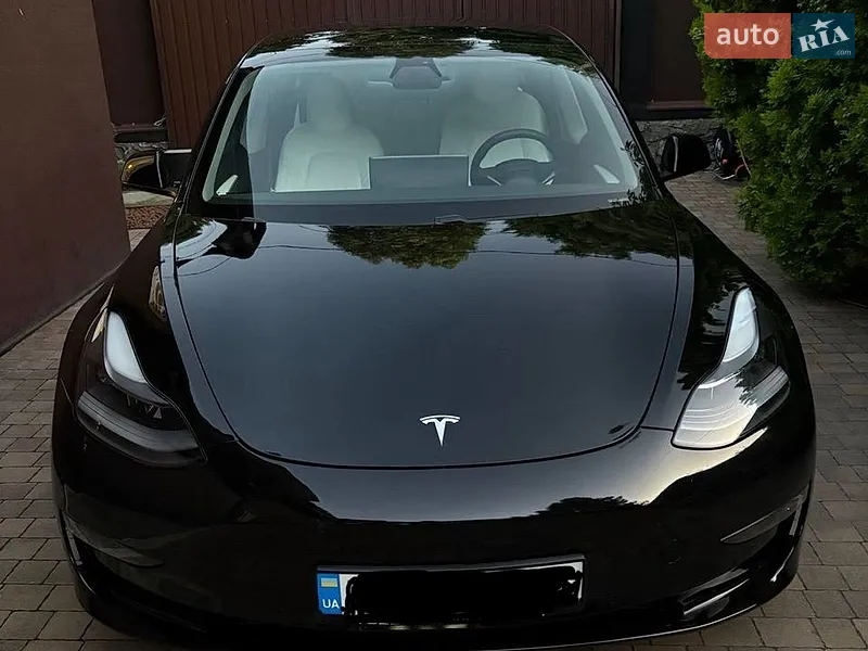 Tesla Model 3 2021