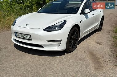 Tesla Model 3  2022