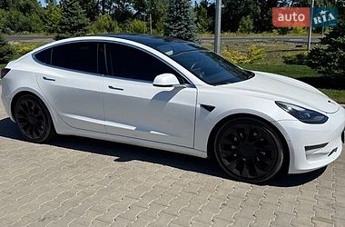 Tesla Model 3  2020