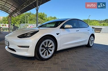 Tesla Model 3  2020