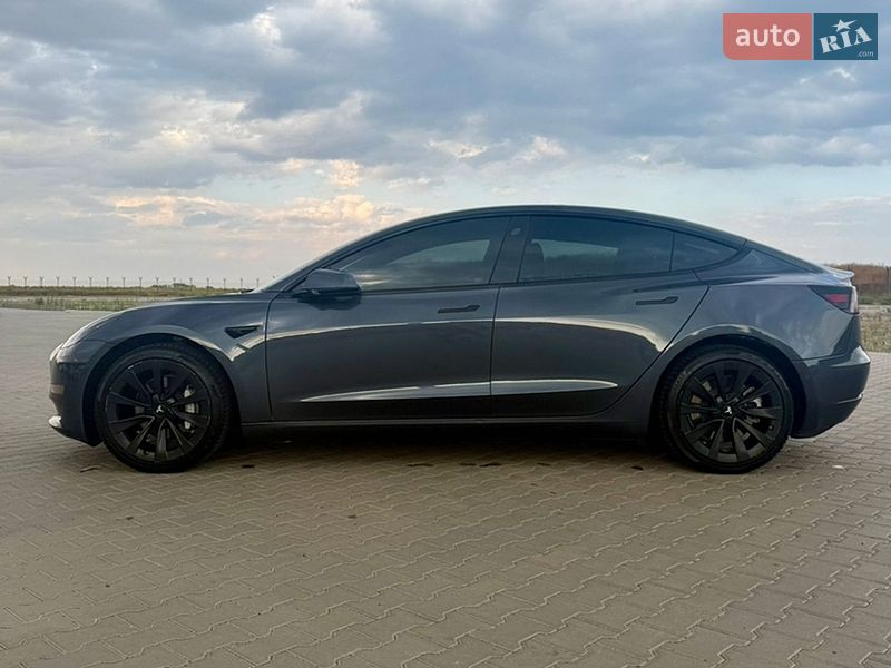 Седан Tesla Model 3 2022 в Одессе