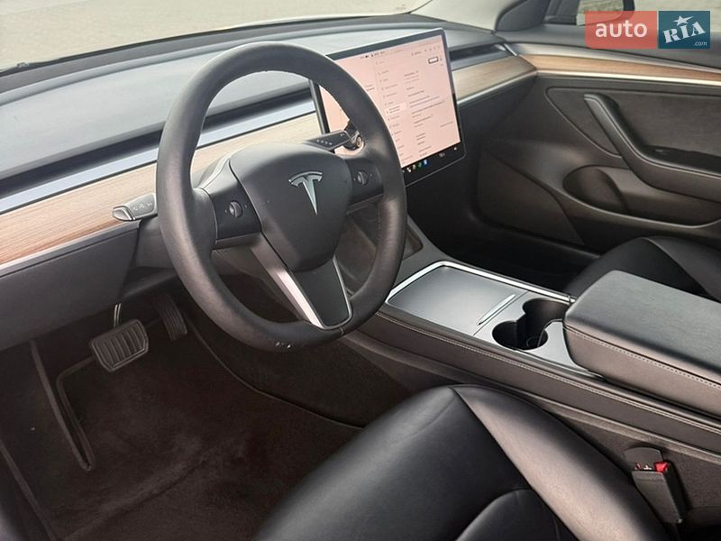 Седан Tesla Model 3 2022 в Одессе
