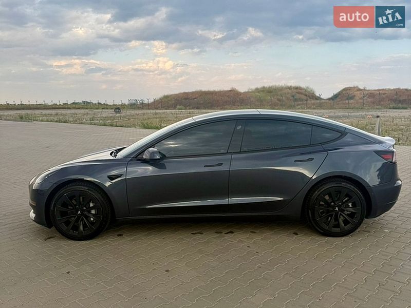 Седан Tesla Model 3 2022 в Одессе
