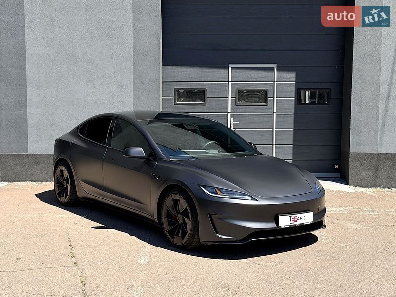 Седан Tesla Model 3 2024 в Киеве