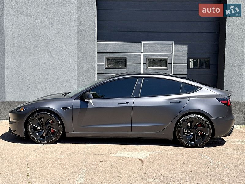 Седан Tesla Model 3 2024 в Киеве
