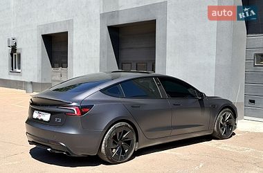 Седан Tesla Model 3 2024 в Киеве