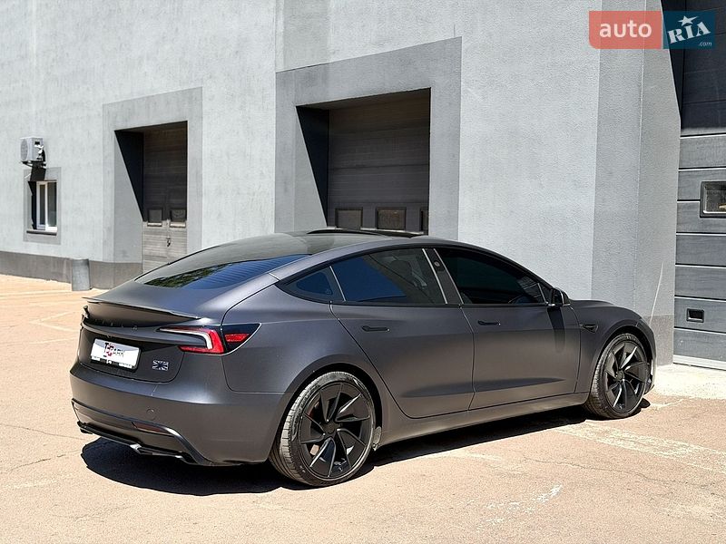 Седан Tesla Model 3 2024 в Киеве