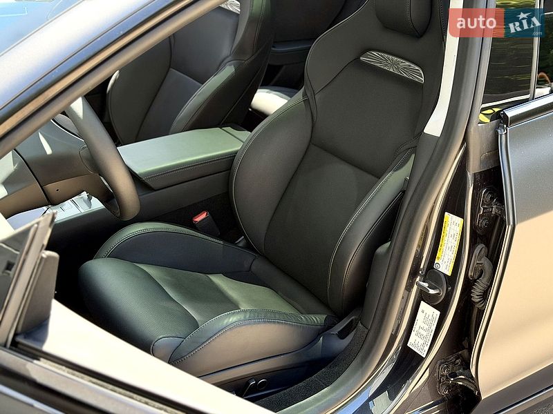 Седан Tesla Model 3 2024 в Киеве