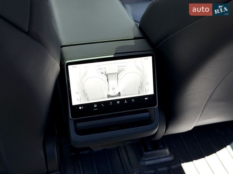 Седан Tesla Model 3 2024 в Киеве