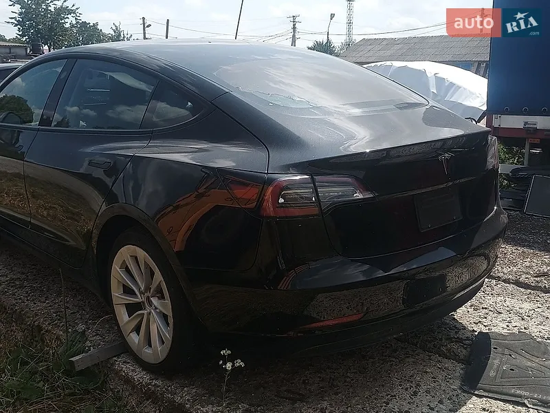 Tesla Model 3 2022