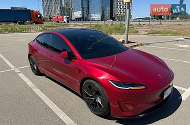 Tesla Model 3  2024