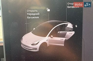 Седан Tesla Model 3 2021 в Львове