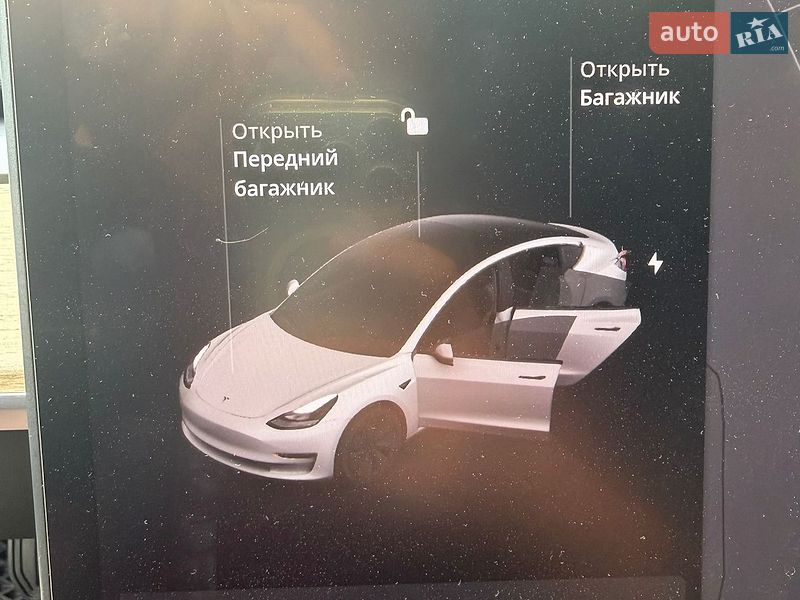 Седан Tesla Model 3 2021 в Львове