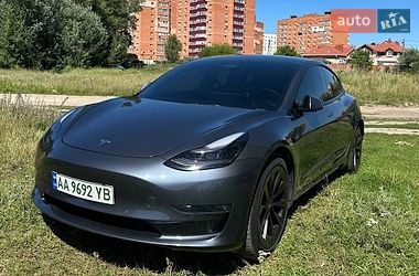 Tesla Model 3  2022