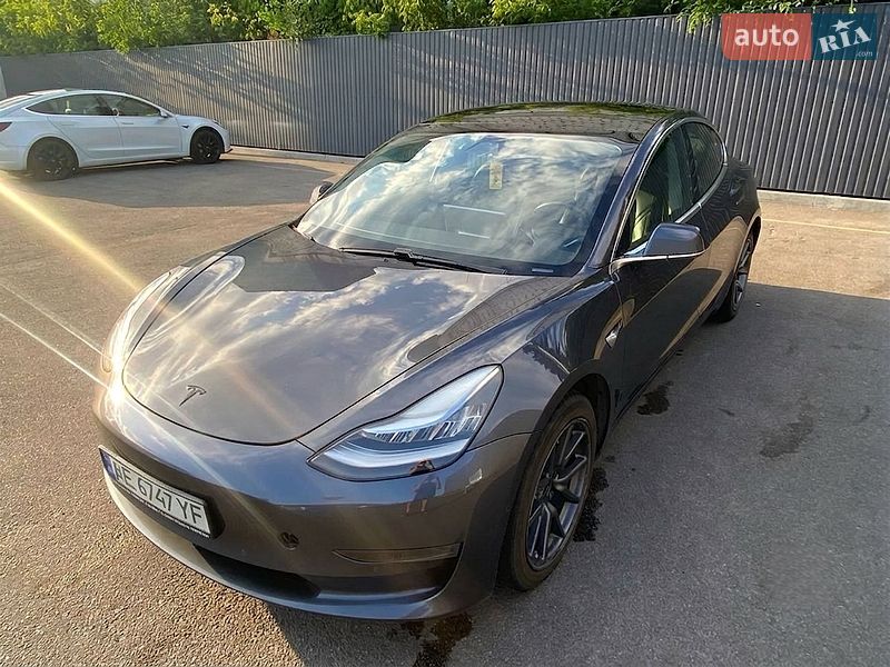 Tesla Model 3 2019 Tesla Model 3 2019