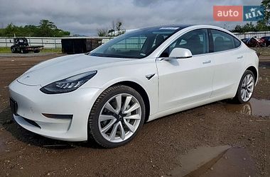 Tesla Model 3 2020