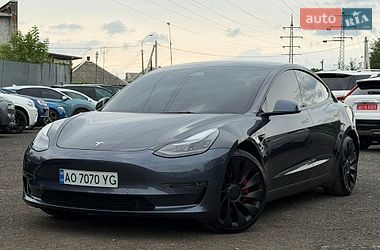 Седан Tesla Model 3 2021 в Ужгороді