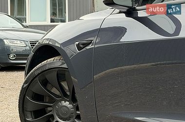 Седан Tesla Model 3 2021 в Ужгороді
