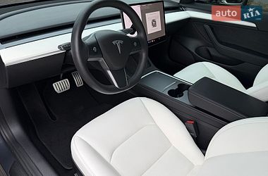 Седан Tesla Model 3 2021 в Ужгороді