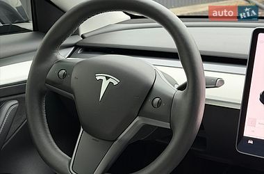 Седан Tesla Model 3 2021 в Ужгороді
