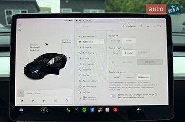 Седан Tesla Model 3 2021 в Ужгороді