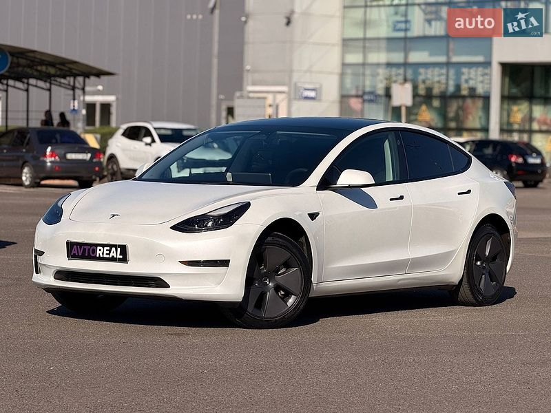 Седан Tesla Model 3 2023 в Кривом Роге