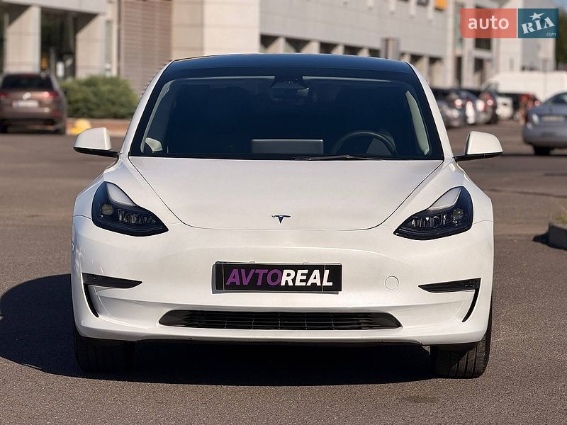 Седан Tesla Model 3 2023 в Кривом Роге