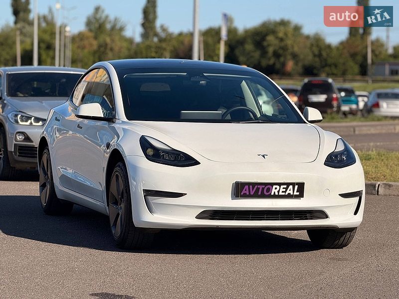 Седан Tesla Model 3 2023 в Кривом Роге