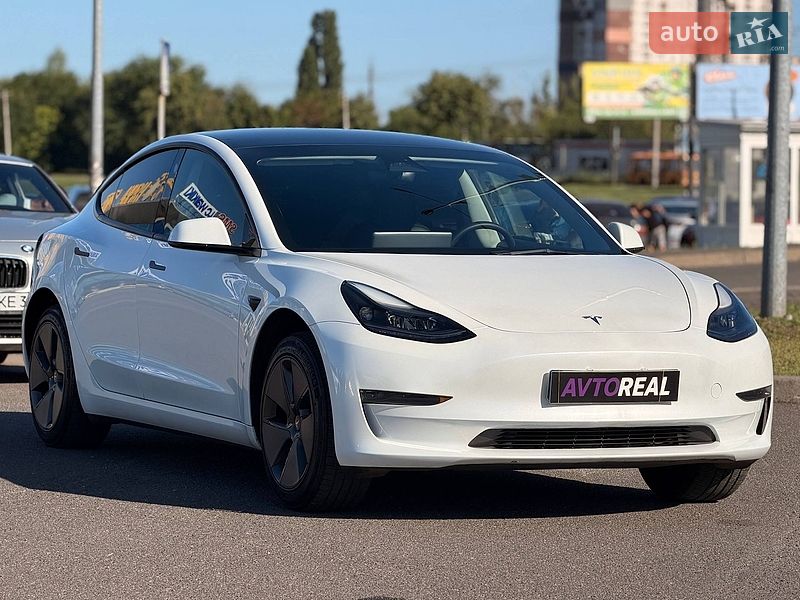 Седан Tesla Model 3 2023 в Кривом Роге
