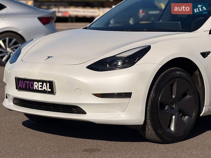 Седан Tesla Model 3 2023 в Кривом Роге