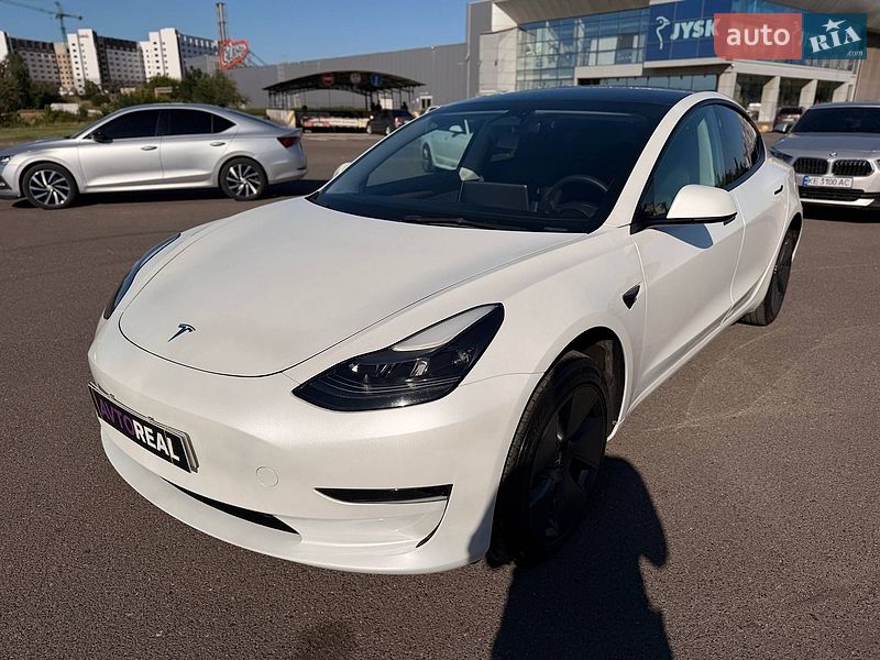 Седан Tesla Model 3 2023 в Кривом Роге