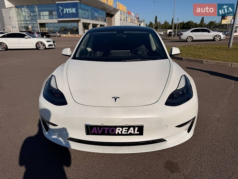 Седан Tesla Model 3 2023 в Кривом Роге