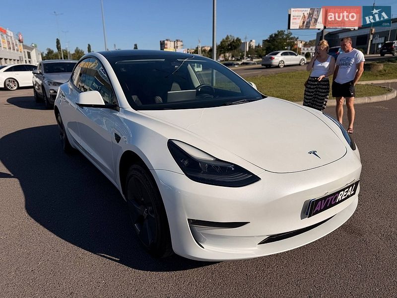 Седан Tesla Model 3 2023 в Кривом Роге