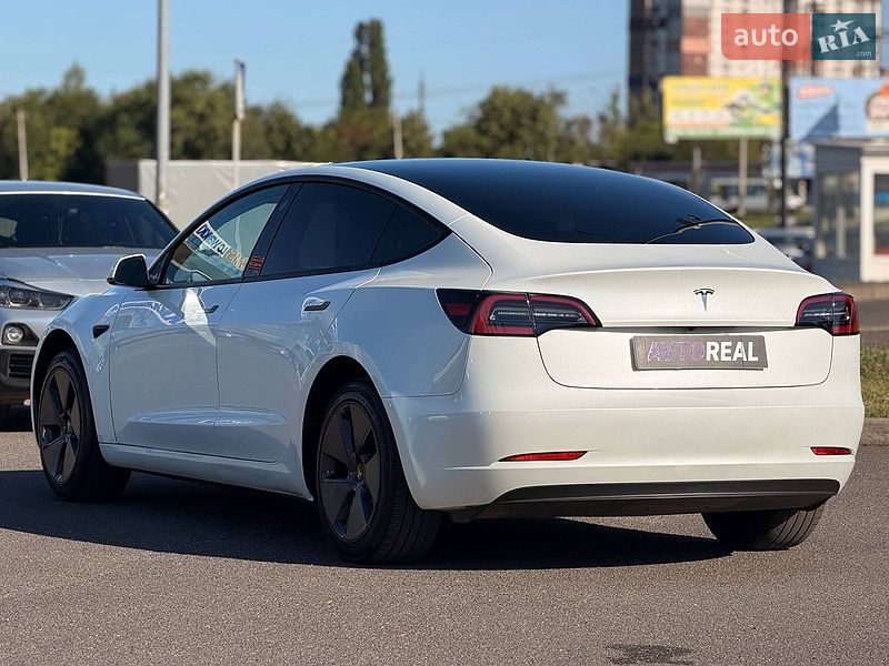 Седан Tesla Model 3 2023 в Кривом Роге