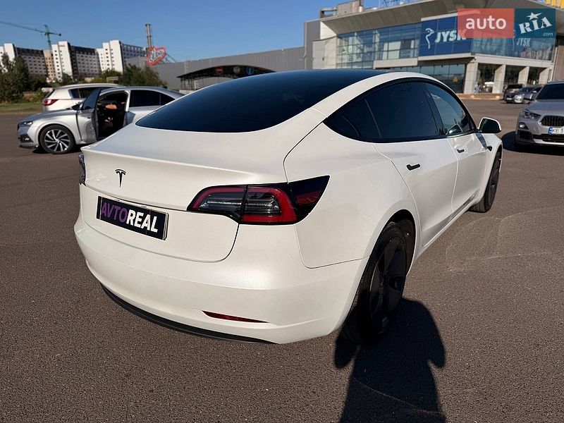 Седан Tesla Model 3 2023 в Кривом Роге