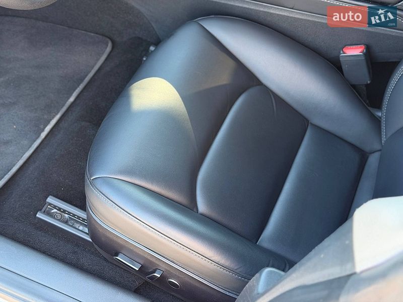Седан Tesla Model 3 2023 в Кривом Роге