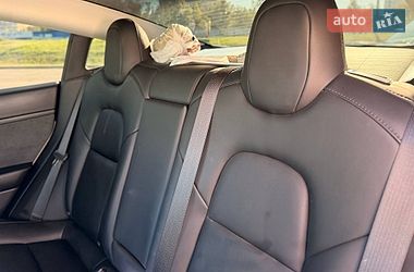 Седан Tesla Model 3 2023 в Кривом Роге