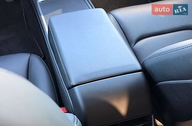 Седан Tesla Model 3 2023 в Кривом Роге