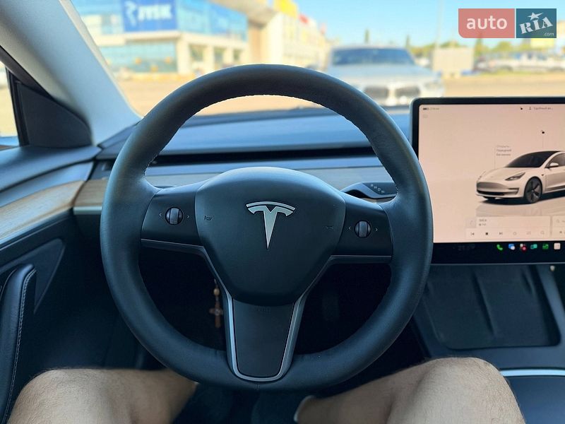 Седан Tesla Model 3 2023 в Кривом Роге