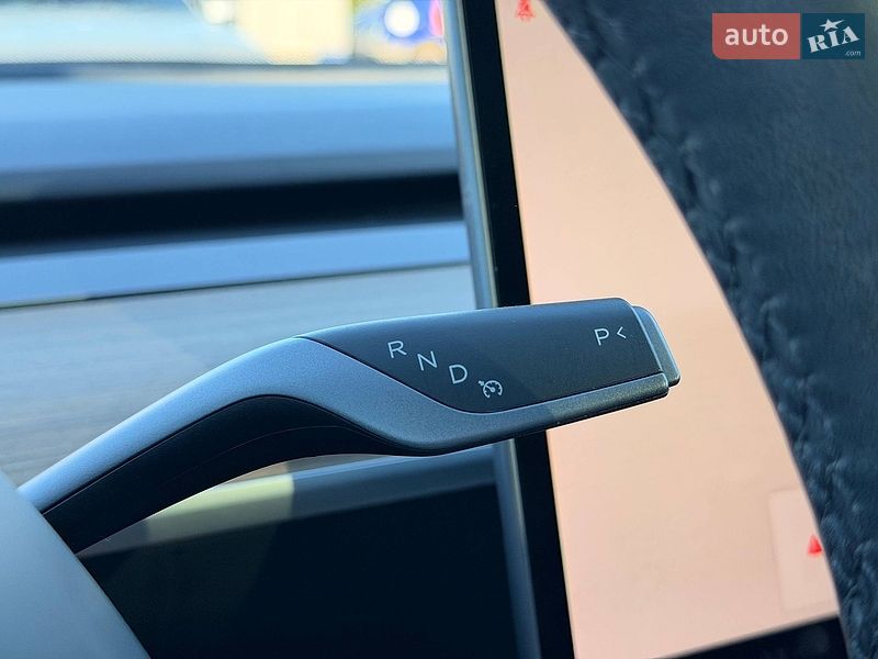 Седан Tesla Model 3 2023 в Кривом Роге