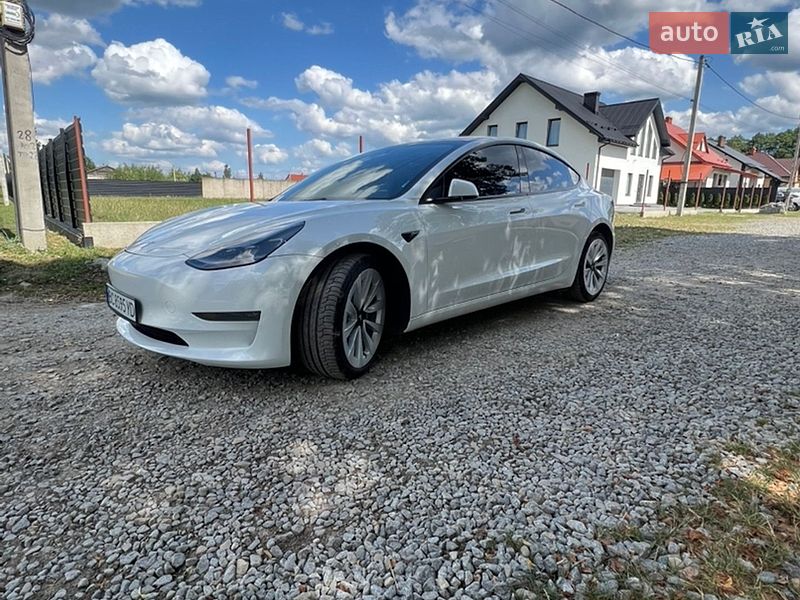 Tesla Model 3 2023