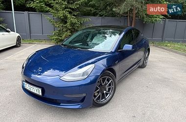 Tesla Model 3  2021