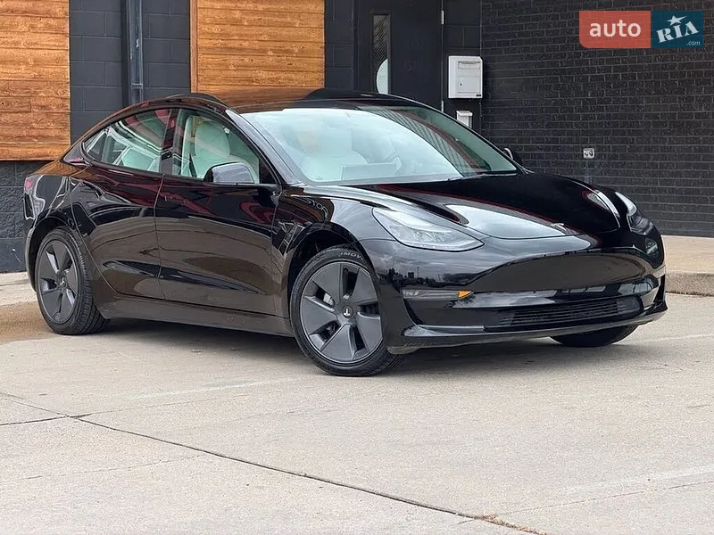 Tesla Model 3 2022