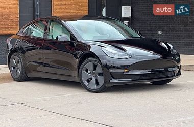 Tesla Model 3  2022