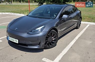 Седан Tesla Model 3 2022 в Запоріжжі