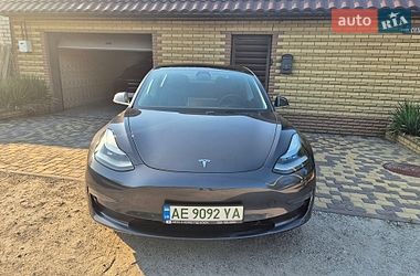 Tesla Model 3  2019