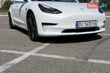 Tesla Model 3  2019