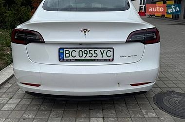 Седан Tesla Model 3 2019 в Львові