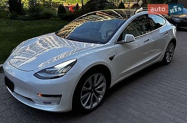 Tesla Model 3  2019
