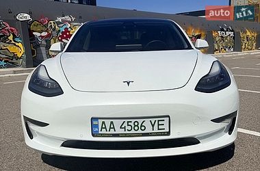 Tesla Model 3 2020